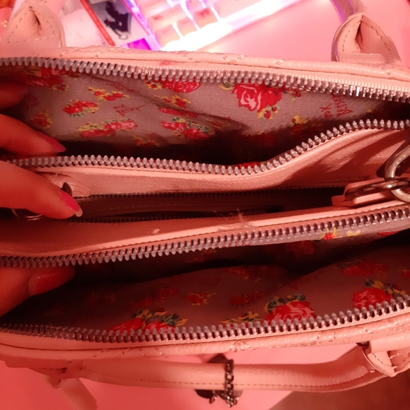 Large Pink Betsy Johnson bag - Picture 5 of 7